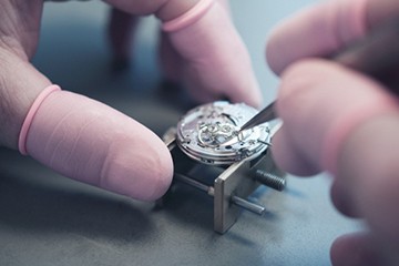 深圳宝珀手表镶钻表带维修